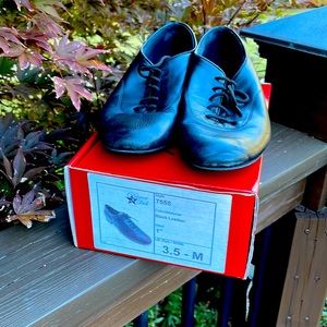 Dance Club Ballroom Shoes Boy Size 3.5